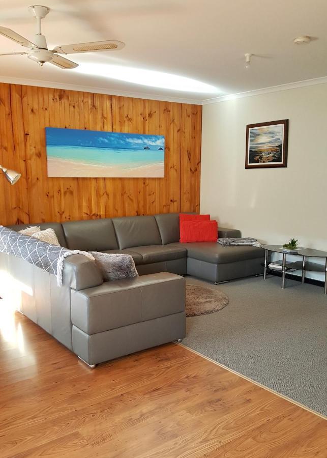 Inna Nutshell Kingscote Exterior photo